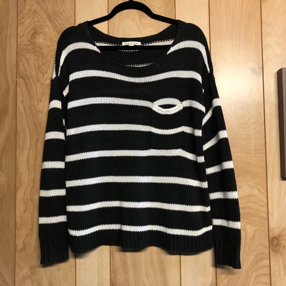 ๐3/$25 American Eagle striped knit sweater